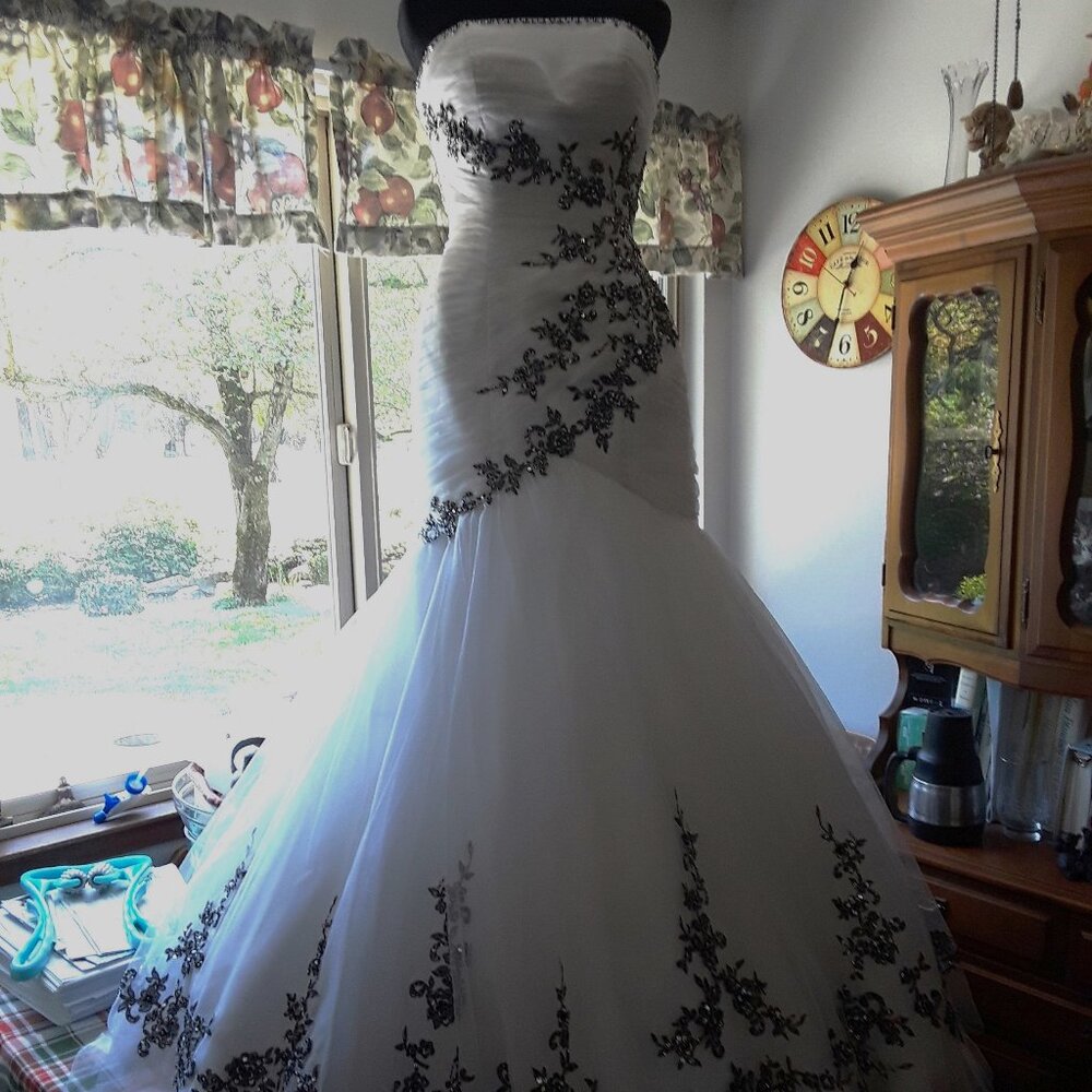 STUNNING! TIFFANY GOWN